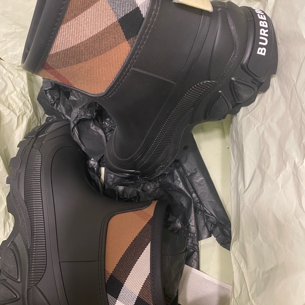 BURBERRY Eco Check Rubber Rainboots Rain Flat Ankle Boots. NEW SEASON! - Picture 5 of 10